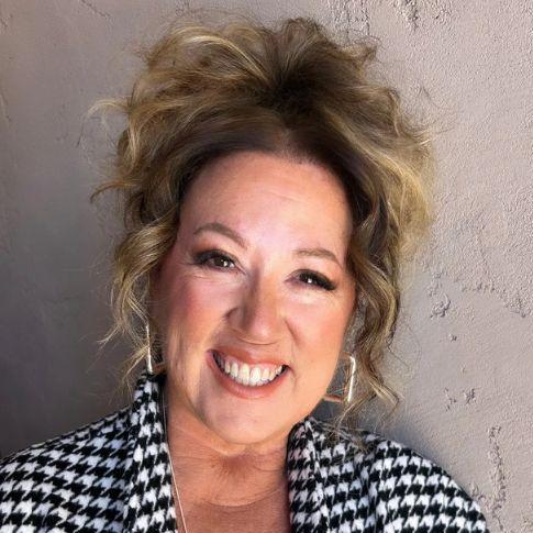 Tracy  Cavelli