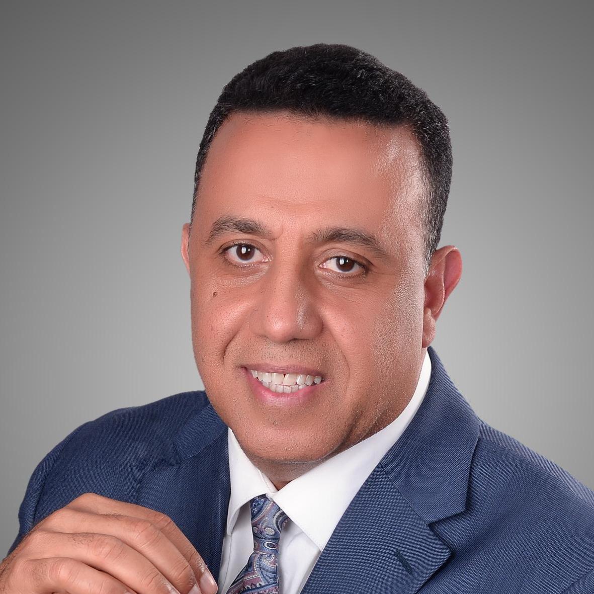 Dr Ayman Attia