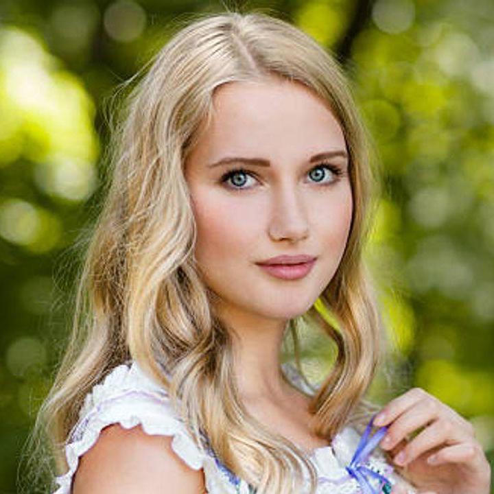 Erin  Dixon
