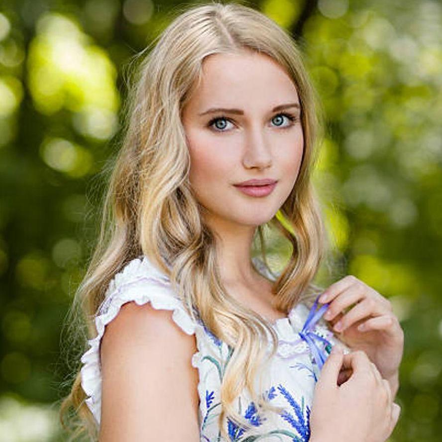 Maddie Robins
